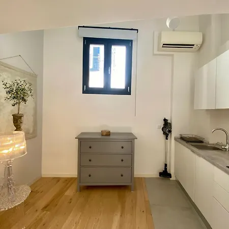 Beautes Fshh Apartment